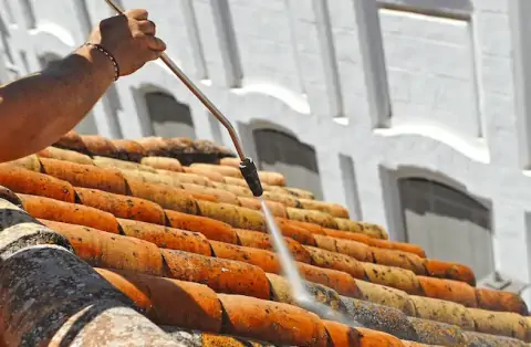 Nettoyage de toitures - Saint-Trimoël